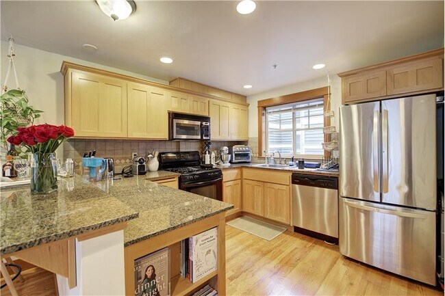Foto del edificio - 6526 4th Ave NE