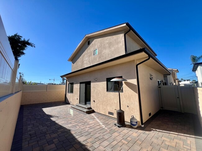 Building Photo - 7622 Arcola Ave