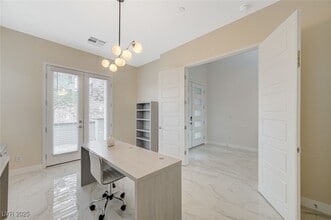 Building Photo - 510 Duvet Ct