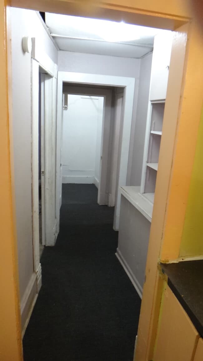 1307 SW Mulvane St Unit A, Topeka, KS 66604 Apartments 1307 SW