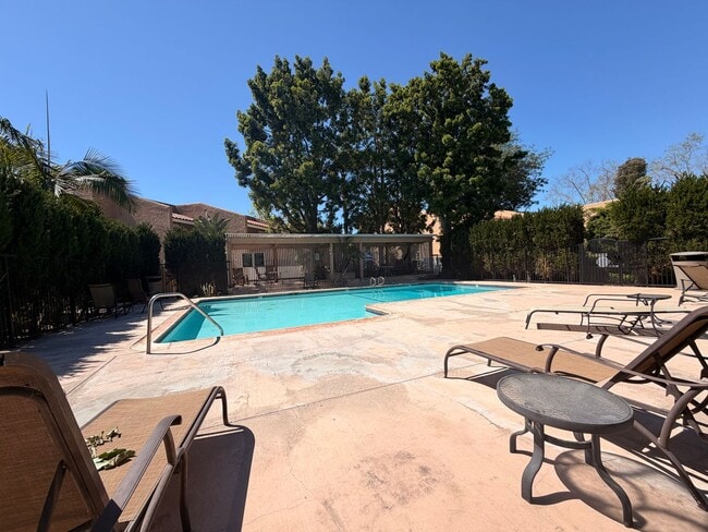 Photo - Updated 2 Bed, 2 Bathroom Condo For Rent w/ Parking! - South Coast Metro