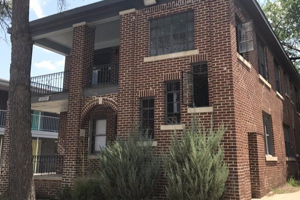 Primary Photo - 1620 N Blackwelder Ave