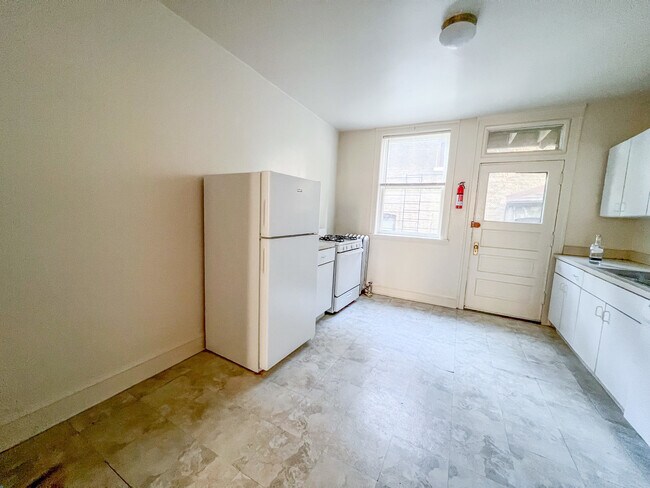 Foto del edificio - 4905 N Glenwood Ave