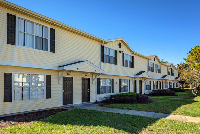 Foto del edificio - Landon Trace Townhomes