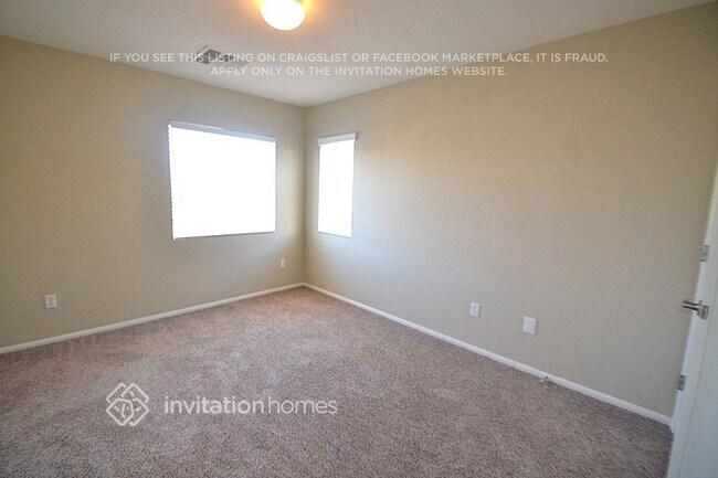 Foto del edificio - 10527 Laurelwood Lake Ave