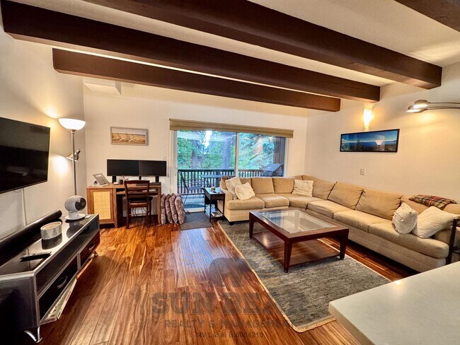 Foto del edificio - Beautiful furnished 3 bedroom! Great Locat...
