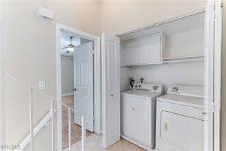 Building Photo - 5037 Souza Dr Building Photo - 5037 Souza Dr