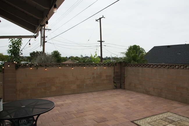 Building Photo - 15666 Hesse Dr