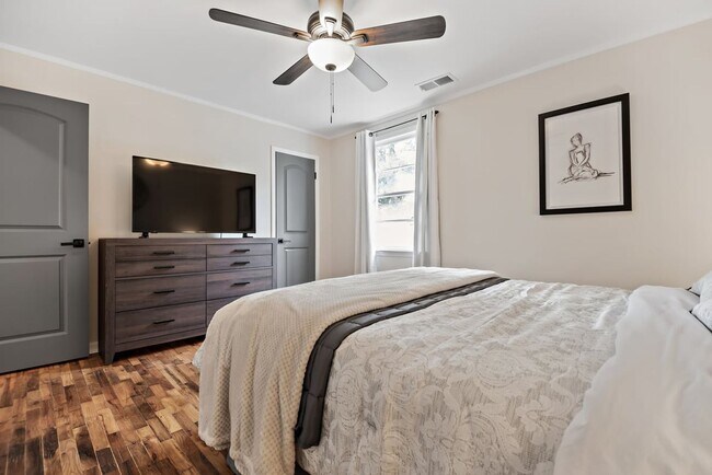 Foto del edificio - 1301 E 67th St