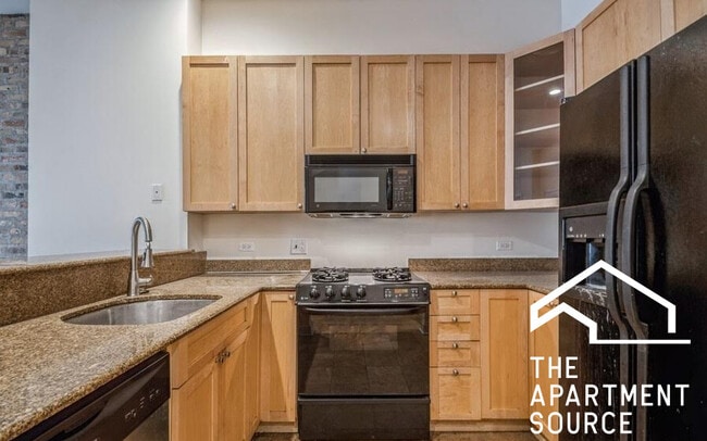 Building Photo - 1418 N Mohawk St