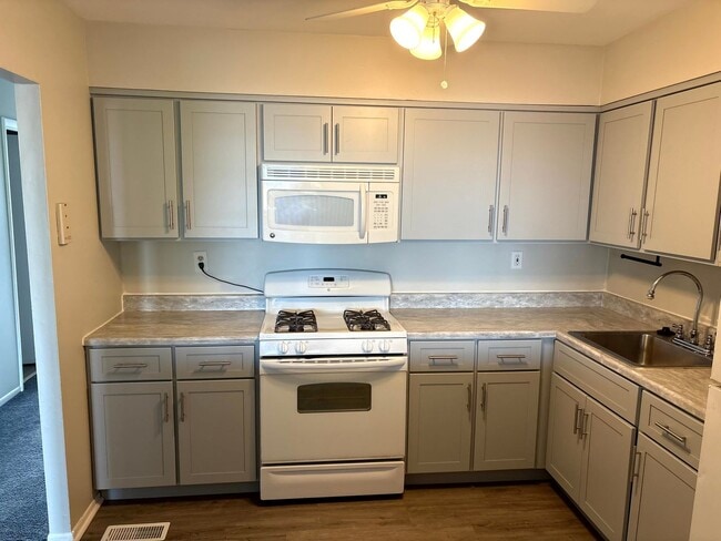 Building Photo - FAIRDALE_3362