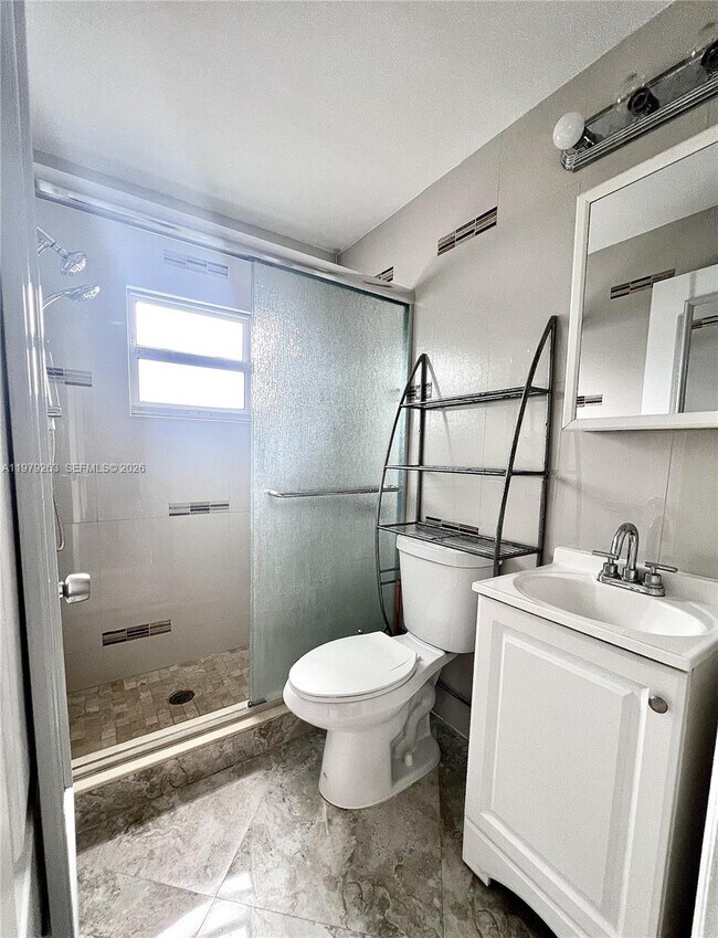 Foto del edificio - 1940 Adams St