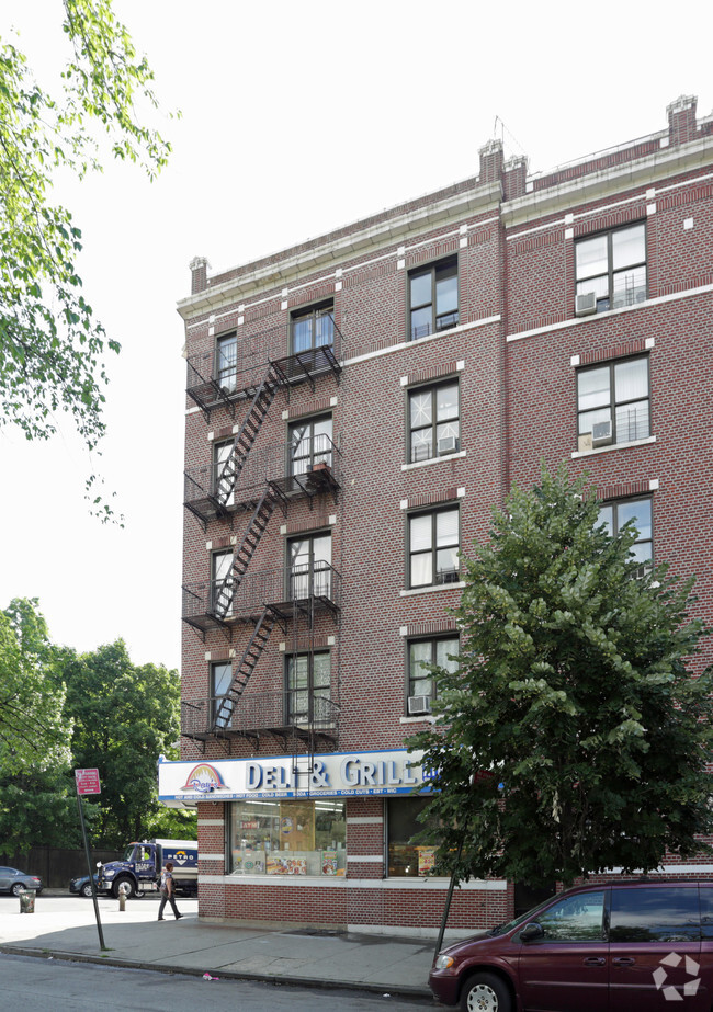 Foto del edificio - 840 Bronx Park S