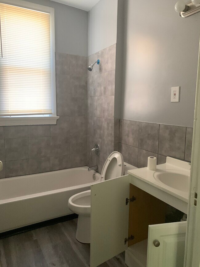 Foto del edificio - 5030 Genevieve Ave