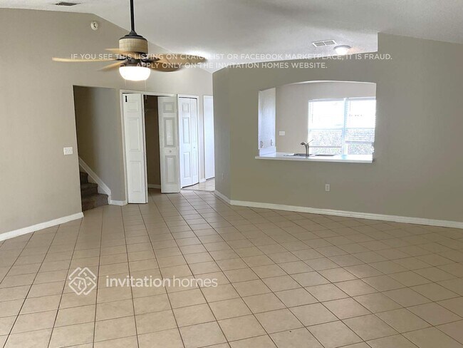 Foto del edificio - 732 Toulon Dr