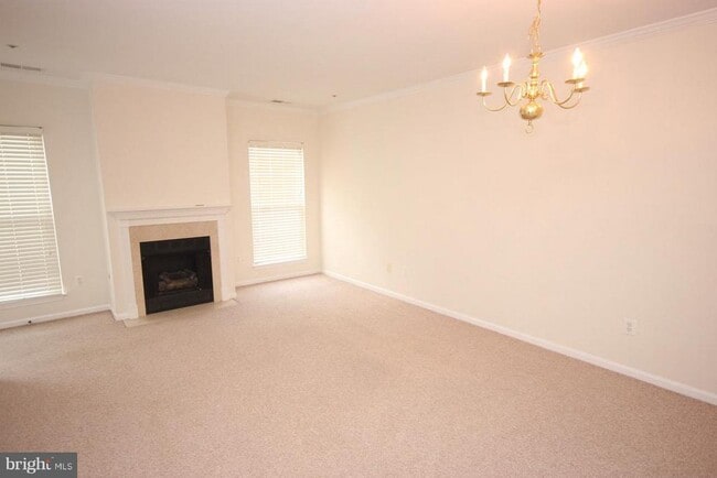 Building Photo - 7000 Falls Reach Dr