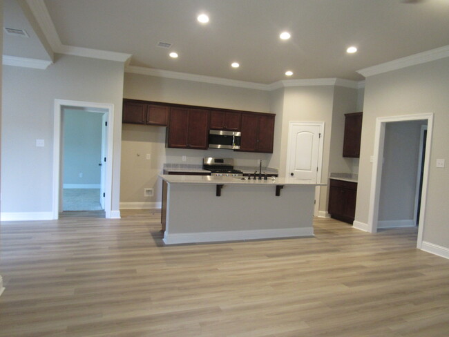 Foto del edificio - 808 Ridgefield Dr