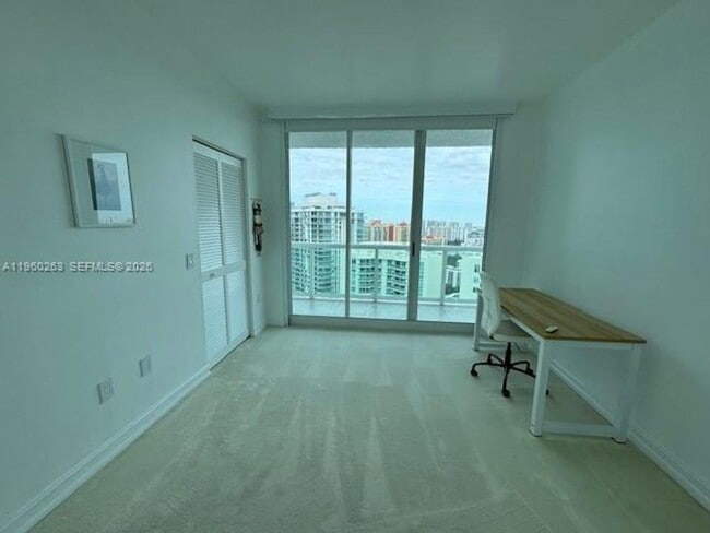 Foto del edificio - 16400 Collins Ave