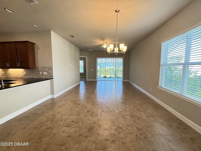 Foto del edificio - 6312 Hanfield Dr