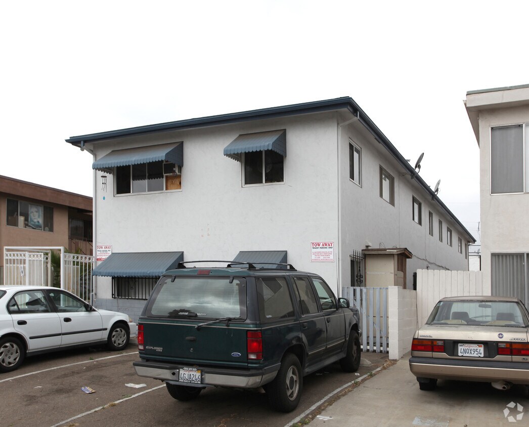 Primary Photo - 4656 34th St