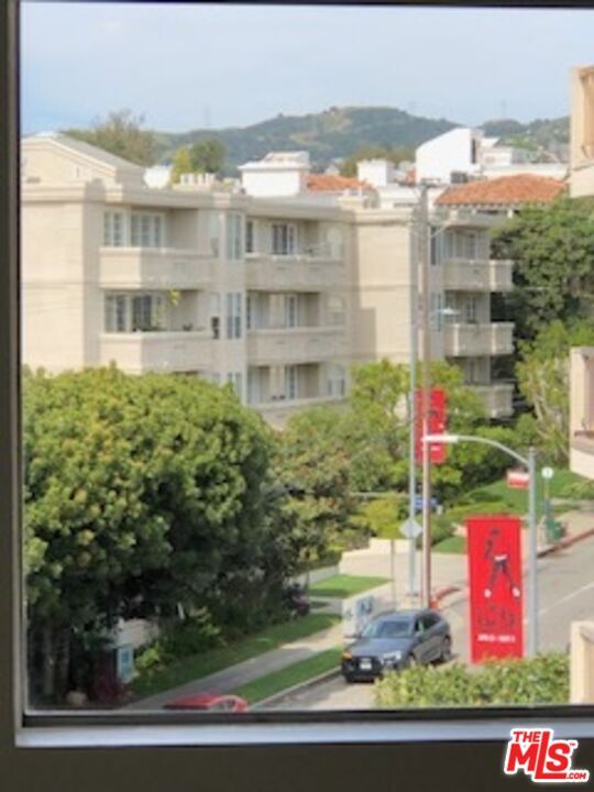 Foto del edificio - 622 S Barrington Ave