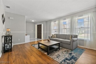 Building Photo - 1410 SE 31st Terrace