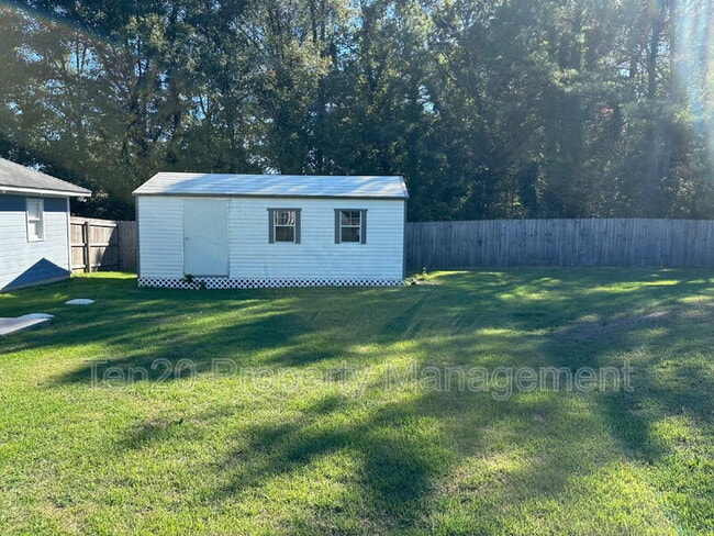 Building Photo - 776 Lee Rd 222