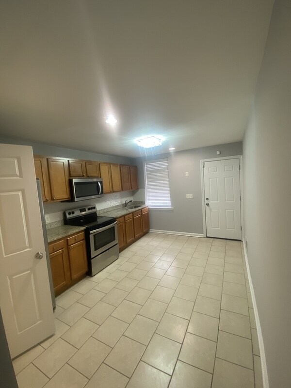 Foto del edificio - 1105 N Collington Ave