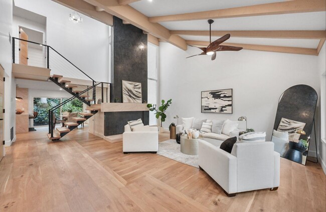 Building Photo - 630 Camino Ynez