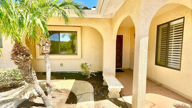 Foto del edificio - Wonderful Single Story Ranch Style Home on Sprawling Country Property in Vista!