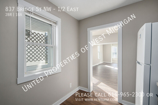 Building Photo - Available Now | Newly Renovated 2 Bed 1 Ba...