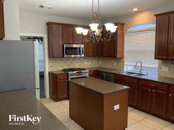 Building Photo - 14111 Sandhill Crane Dr