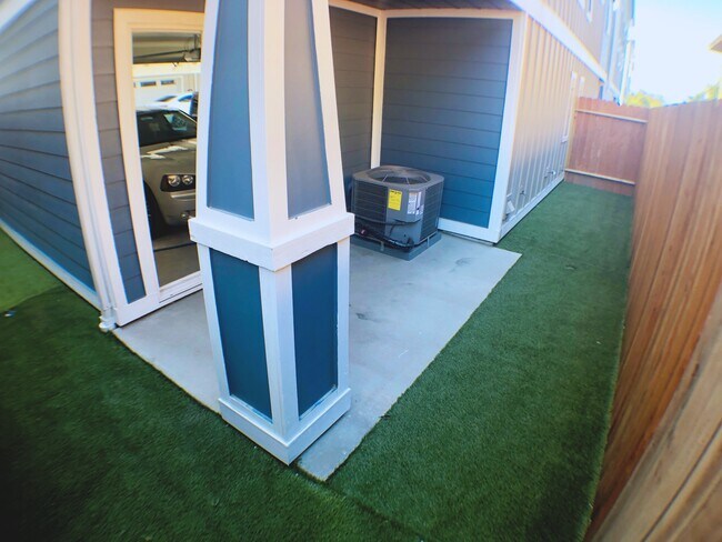 Building Photo - 9559 Firestone Blvd