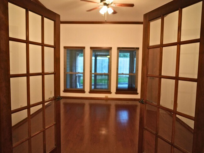 Foto del edificio - 3505 Crescent Ct