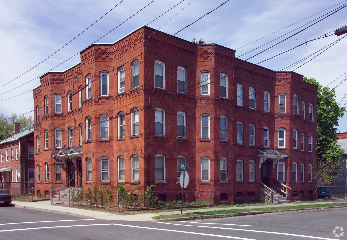Primary Photo - 37-39 School St