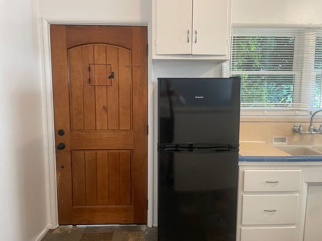 Foto del edificio - 1240-1246.5-12465 Tamarind Ave