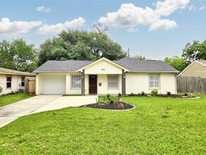 Building Photo - 1446 Curtin St