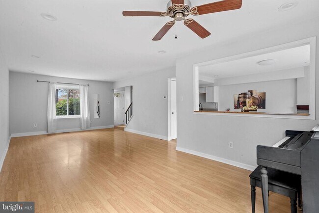 Foto del edificio - 121 Aspen Ct