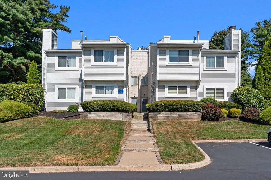 Primary Photo - 3 Hillcroft Way