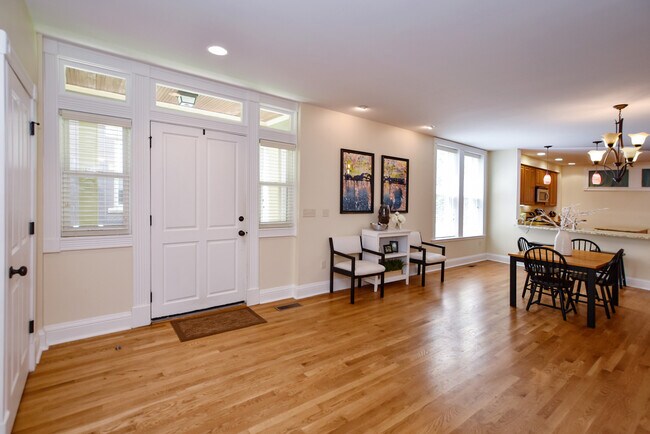 Foto del edificio - 3469 Brookline Ave