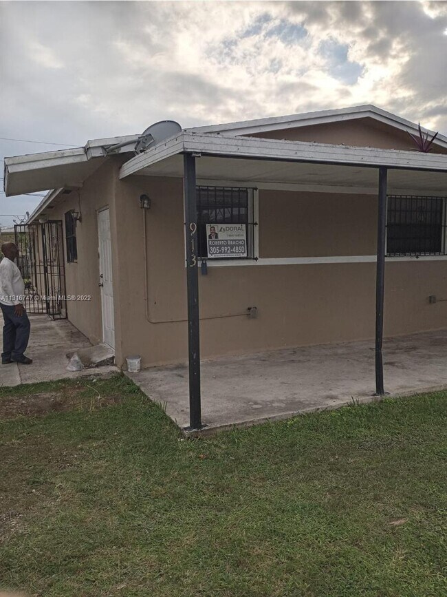 Foto del edificio - 913 NW 3rd St