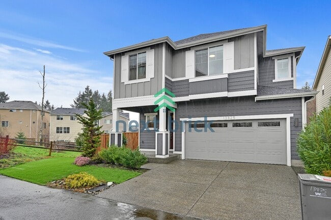 Building Photo - 4 BED & 3.5 SINGLE FAMILY HOUSE FOR RENT