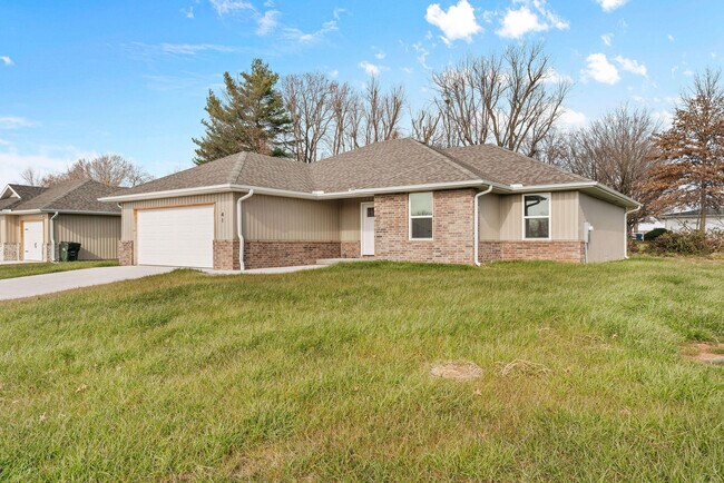 Building Photo - 41 Whitley Ln