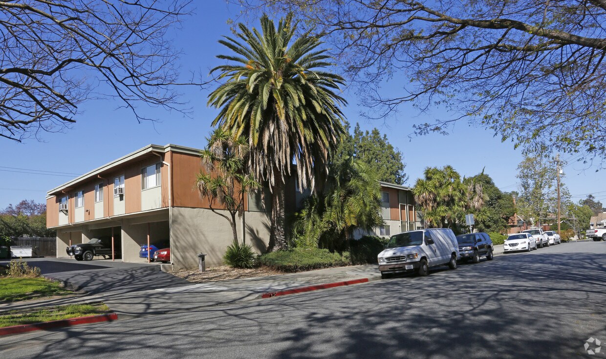 Primary Photo - 2307 Pauline Dr