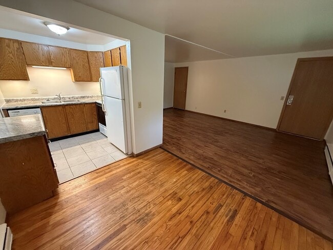 Building Photo - 2410 Brentwood Pky