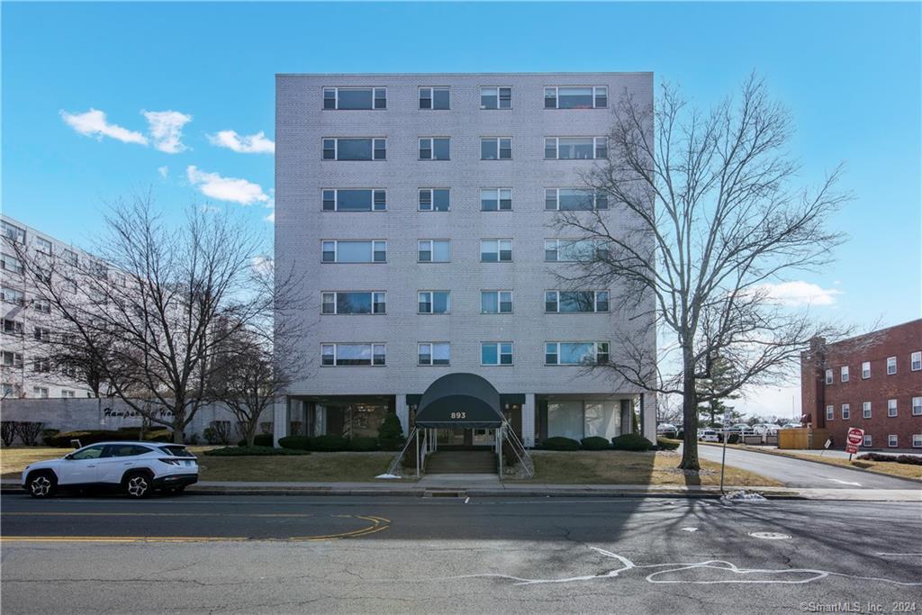 Foto principal - 893 Farmington Ave