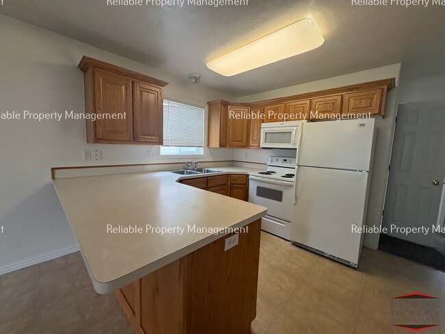 Building Photo - 3124 E Chasewood Dr