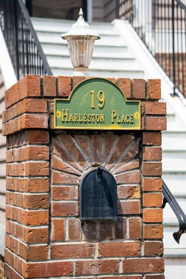 Foto del edificio - Downtown Charleston Waterfront Townhouse