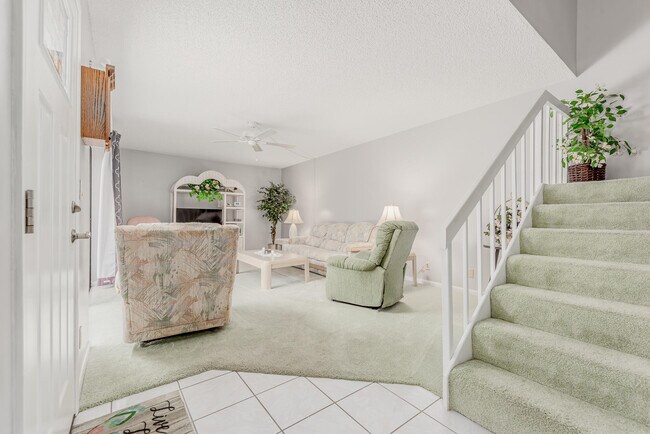 Building Photo - 5962 SE Riverboat Dr