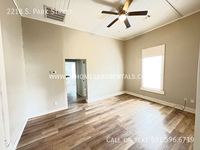 Foto del edificio - 2218 S Park St